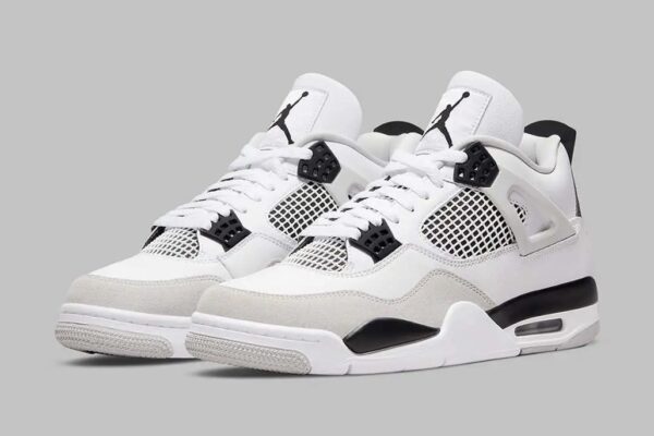 Jordan 4 Retro Military Black (GS)