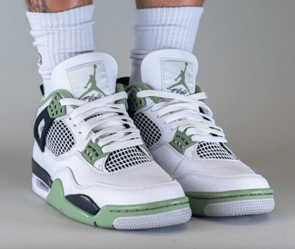 Jordan 4 Retro Seafoam (Women's)