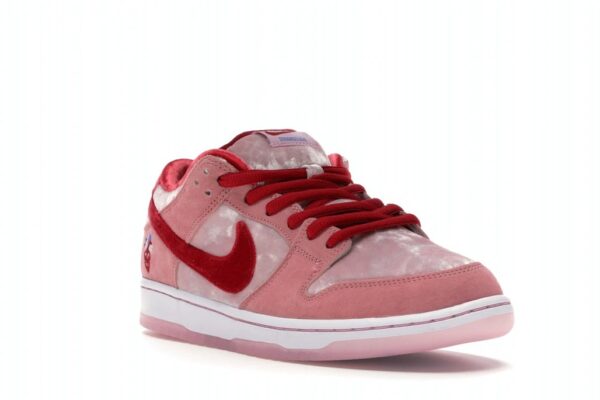 Nike SB Dunk Low StrangeLove Skateboards (Regular Box)