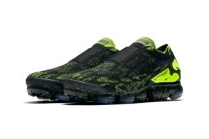 Air VaporMax Moc 2.0 Volt x Acronym