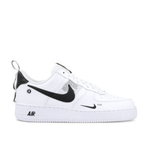 Nike Air Force 1 07 LV 8 Overbranding